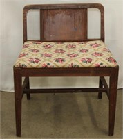 50's shoe store fitting bench,  front leg loose