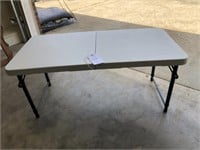 Folding Table 20" x 40" extending legs