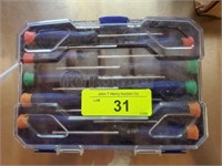 SET OF PRECISION SCREW DRIVERS