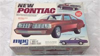 1:25 scale Pontiac model kit
