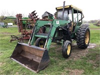 John Deere 3020 Tractor w/ Loader