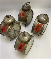 Lot of vintage alarm clocks