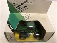 1/64 John Deere 4wd tractor