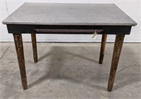 Metal Top Desk Table. 40x25x31
