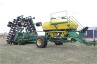 John Deere 1850 Air Seeder & 1900 Commodity Cart