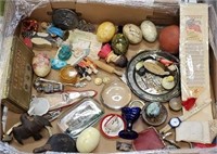 Great box of little "antiquey" junQue