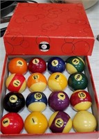 Set Aramith 2¼" cue balls with original box -