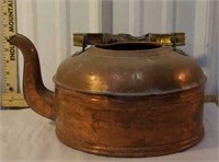 Large copper kettle with handle -early/missing lid