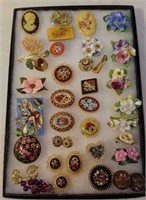 Lot of pins - mostly floral