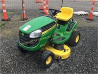 JOHN DEERE D105 AUTO LAWN TRACTOR W/ 42" DECK 17.5