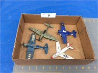 4 metal toy airplanes