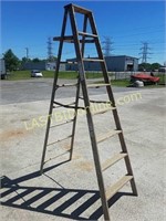 Werner 8 foot wooden step ladder
