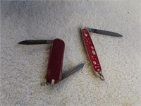 2 Pocket Knives