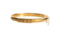 GOLD BANGLE WITH SEED PEARLS, 8g