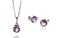 GOLD & AMETHYST NECKLACE AND EARRINGS, 7g