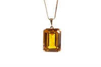 TOPAZ & GOLD PENDANT AND CHAIN, 11g