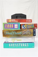 Lot of trivial pursuit and other games