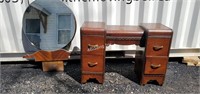 Vintage Vanity table/dresser with Mirror