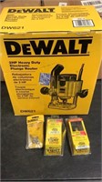 DeWalt DW621 2HP heavy duty plunge router w/