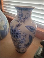 Blue, White Ceramic Chinese Vase