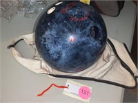 BOWLING BALL WITH CARRIER