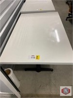 Table laminated top, off white color 30 x 48"