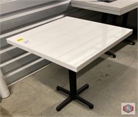 Table laminated top, off white color 30x30"