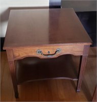 Wood Henredon Fine Furniture End Table