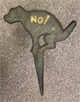 "No Dumping" Cast Iron Dog Sign 14"