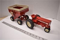1/16 Scale International "Farmall 544" Tractor