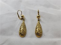 750 gold ear rings, .197oz