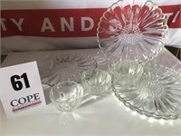 Set of 4 Vintage Glass Petal Snack Tray/Cup