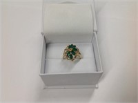 14k yellow gold Emerald & Diamond Ring features