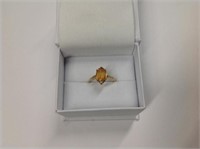10k  yellow gold w/ emerald cut Citrine Ring