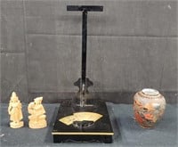 Box of decorative Asian pieces
