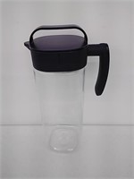 Used 2 air tight jugs with locking handle about 1