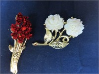 Pair of Gold Tone Floral Brooch Jewelry