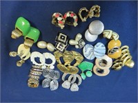 Lot of 20 Vintage Clip On Earings Jewelry