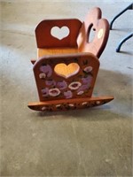 CHILDS WOODEN PAINTED ROCKING CHAIR
