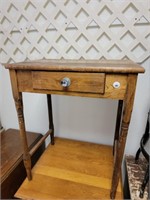 SIDE TABLE W/ 1 DRAWER 28X15X23