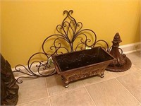 Wall scoune, metal planter and wall decoration