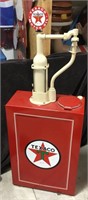 Texaco Oil dispenser w Erie pump