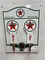 Texaco restroom keys sign