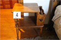 End Table w/Magazine Rack 25x17x15"