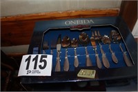 Oneida 65 Piece Service for 12