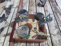 2 SOLAR CAT LIGHTS, HUMMINGBIRD FEEDER, ETC