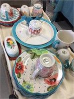 Pioneer  woman dish collection