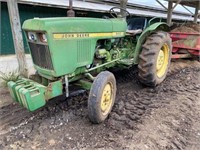 John Deere 850 Tractor