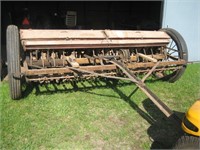 ONTARIO GRAIN DRILL - WELL MAINTAINED - OLDER