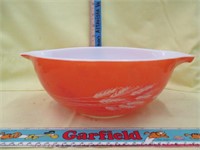 Pyrex Bowl - Has a chip